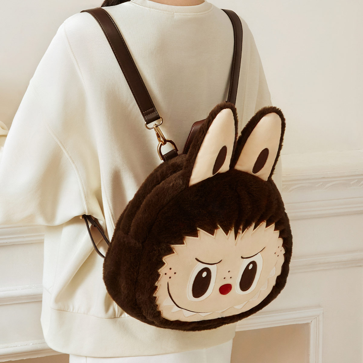 Classic Bag シリーズLABUBU ぬいぐるみ トートバッグ ブラウン Classic Bag Series- LABUBU Plush Tote Bag (Brown) – shoegamemanila