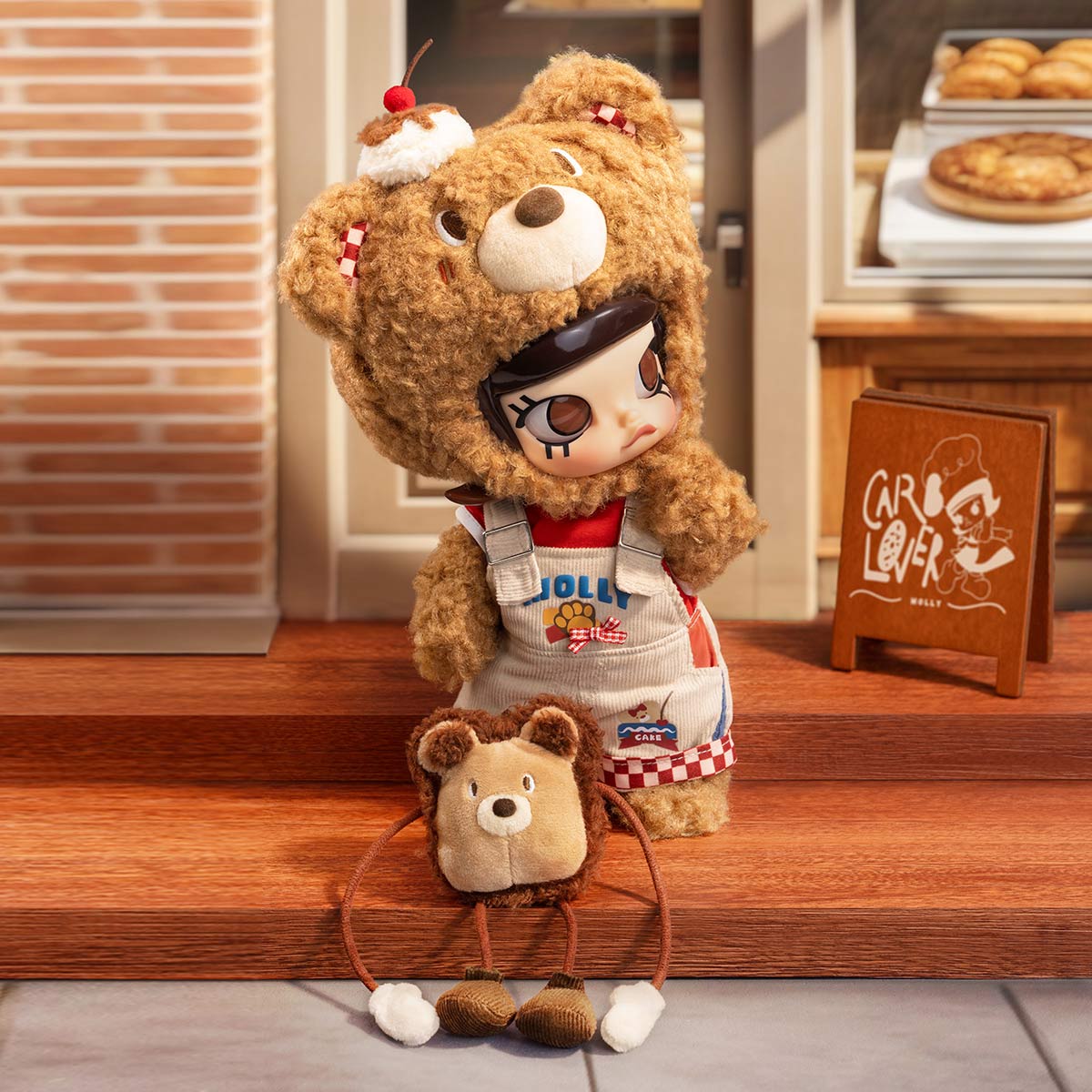 美品　POP MART MOLLY Bear Bread アクションフィギュア MOLLY Bear Bread 1/8 Action Figure - POP MART (United States)