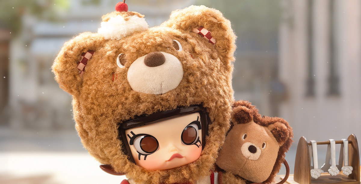 MOLLY Bear Bread 1/8 Action Figure - POP MART (Hong Kong, China)