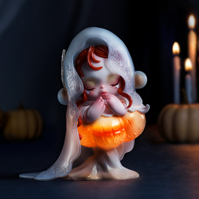SKULLPANDA Covenant of the White Moon Figure - POP MART (Hong Kong